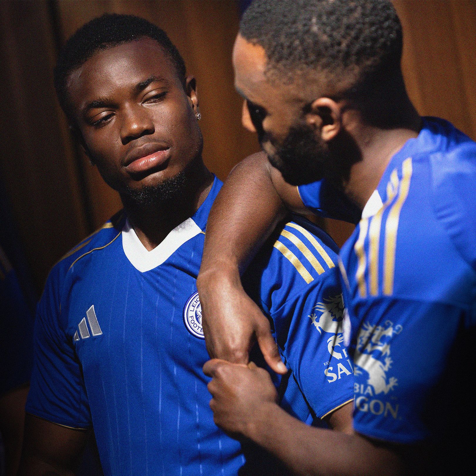 Dit zijn de Leicester City voetbalshirts 2025-2026