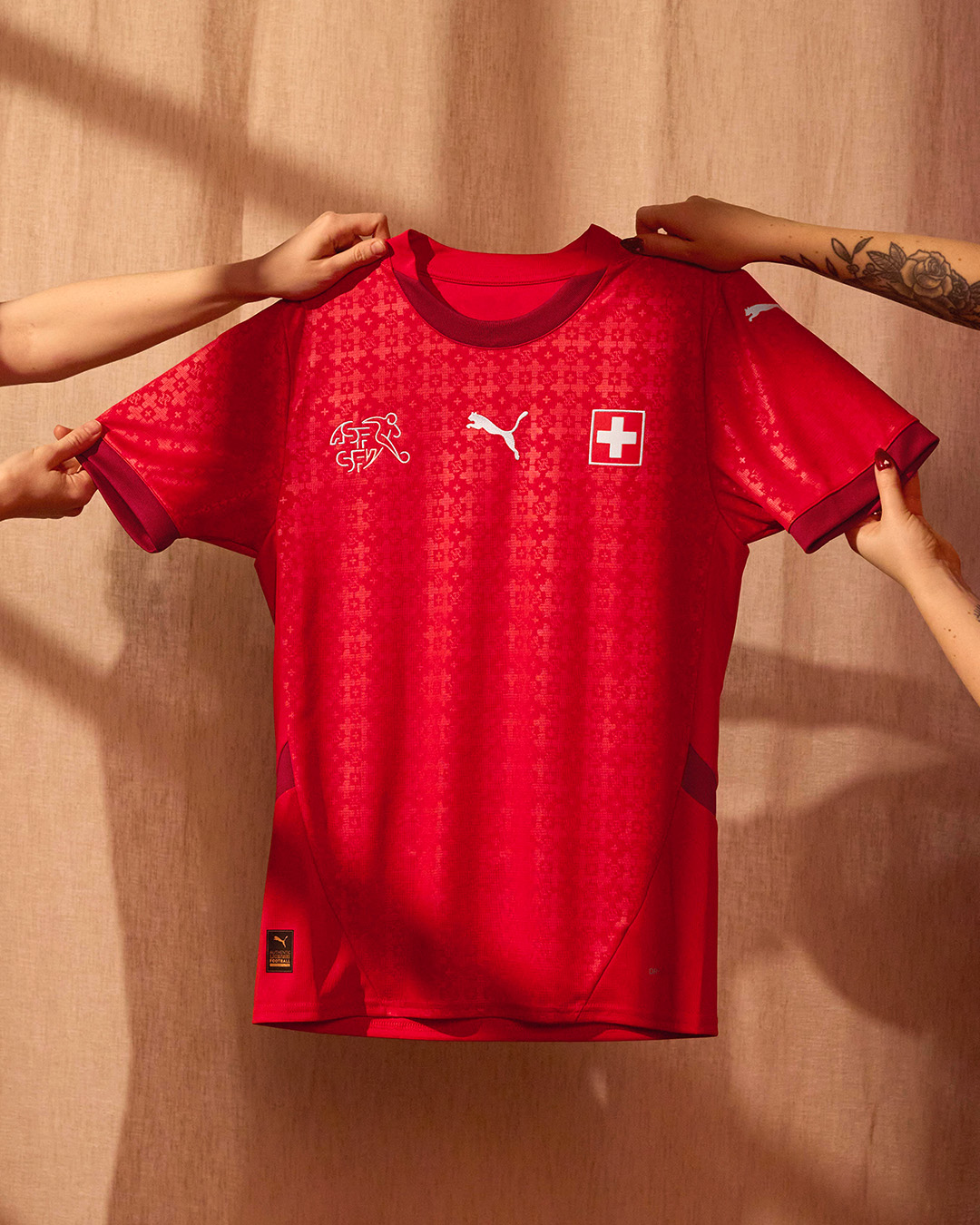 Dit zijn de Zwitserland EK 2025 vrouwen voetbalshirts