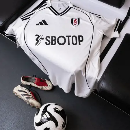 Fulham voetbalshirts 2025-2026 ode aan stadion, retro shirt en elegantie!