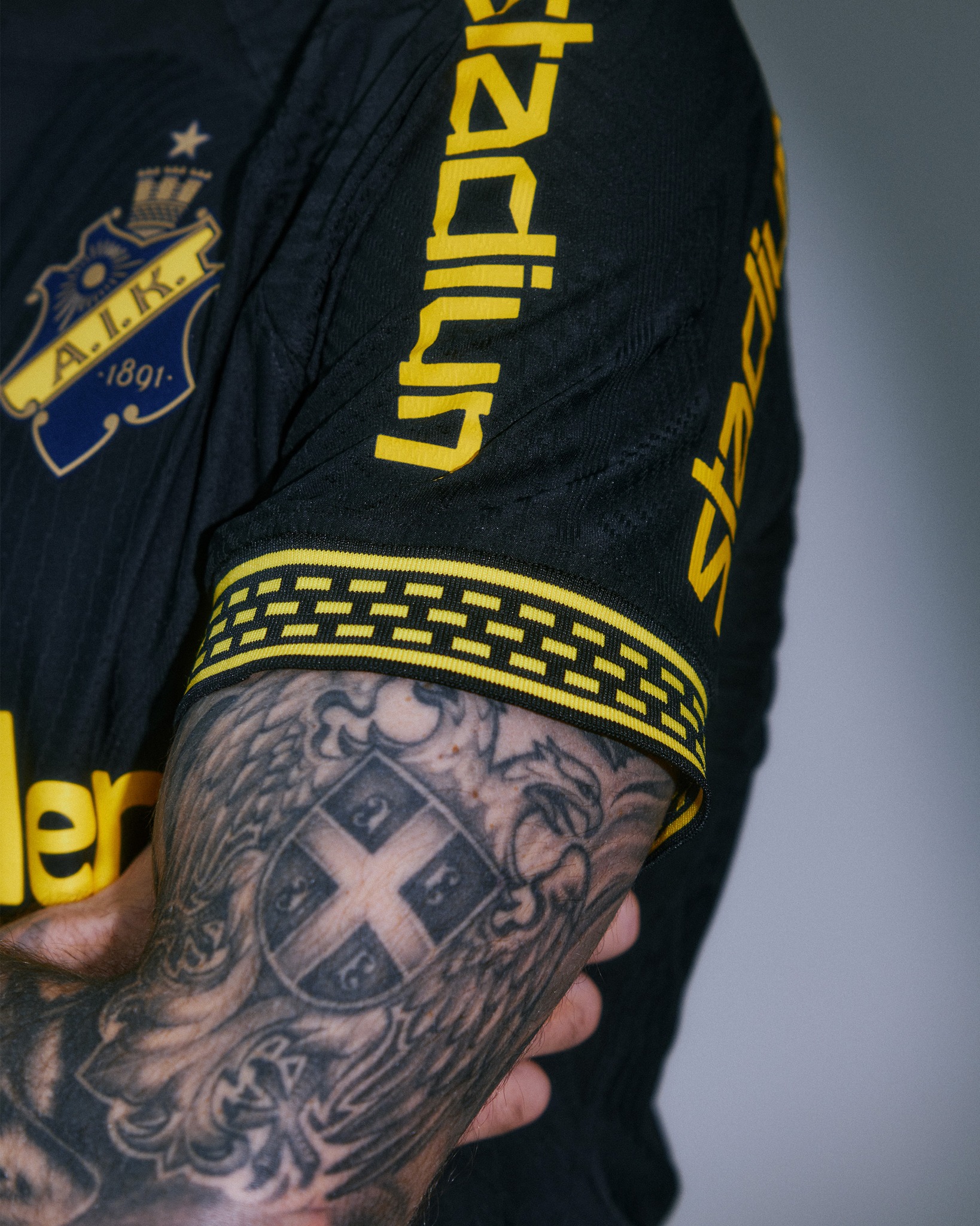 AIK Fotball voetbalshirts 2024-2025 geïnspireerd door stadsmuren