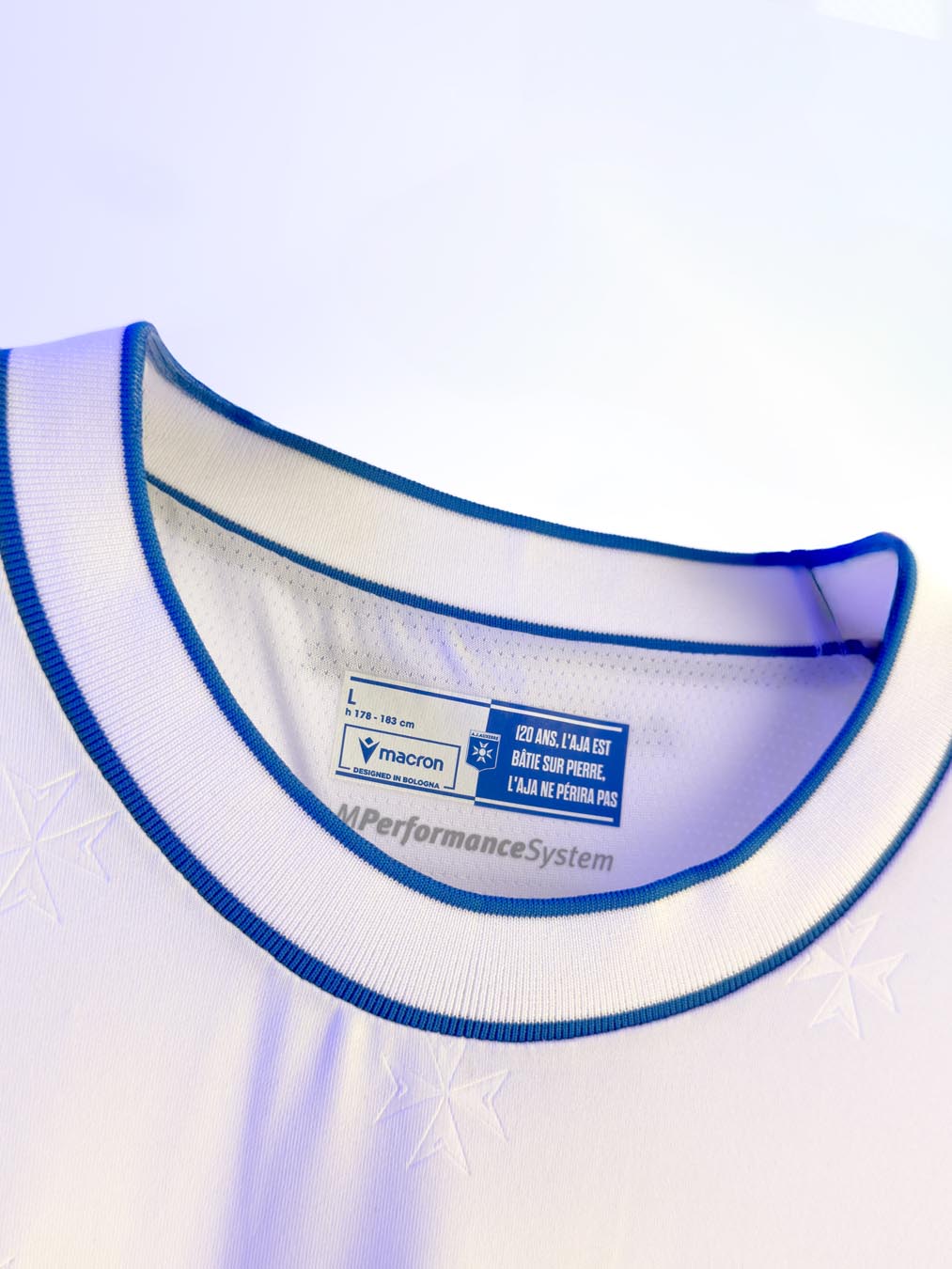 AJ Auxerre voetbalshirts 2025-2026 ode aan 120 jarig bestaan