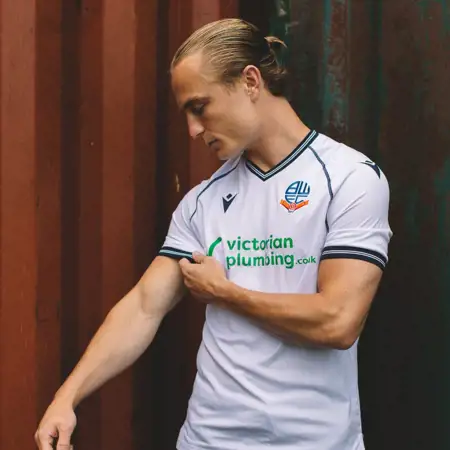 Bolton Wanderers voetbalshirts 2023-2024