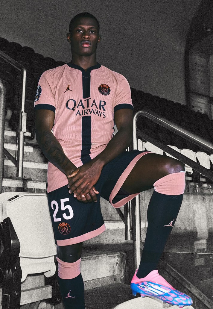 Paris Saint Germain Jordan Brand 3e shirt 2024-2025 is roze!