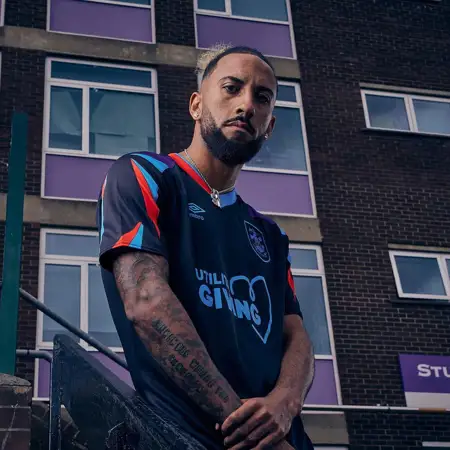 Huddersfield Town voetbalshirts 2023-2024