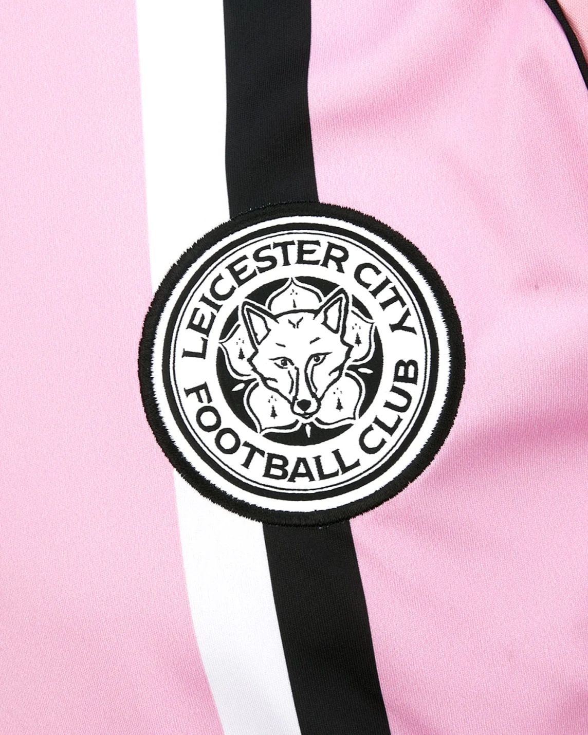 Dit zijn de Leicester City voetbalshirts 2025-2026