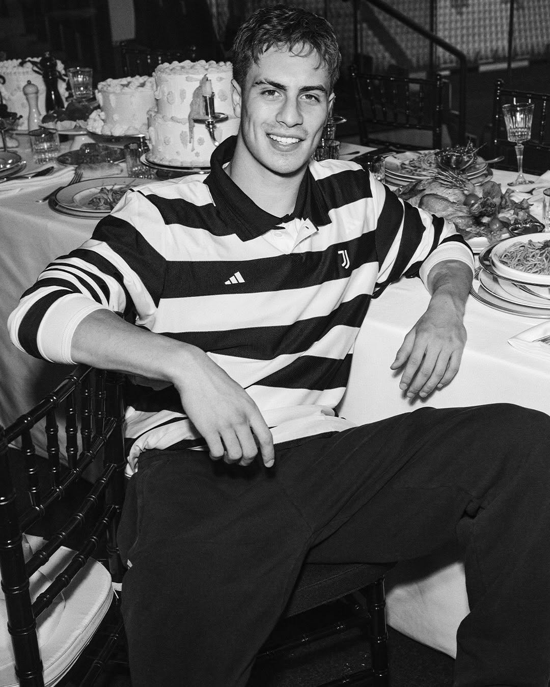 Juventus 4e shirt 2025-2026 geïnspireerd door historisch warming-up shirt