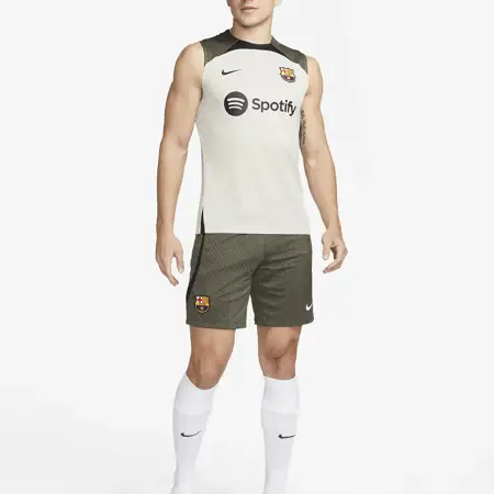 Dit zijn de FC Barcelona trainingsshirts 2023-2024