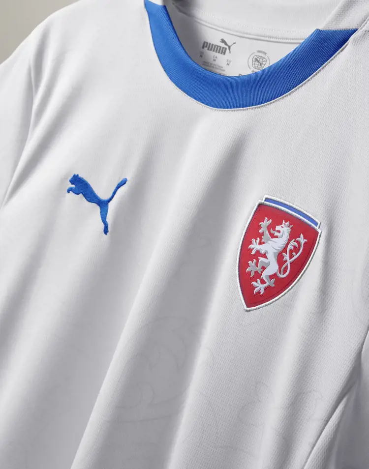 Tsjechië EK 2024 voetbalshirts eerbetoon aan nationale leeuw