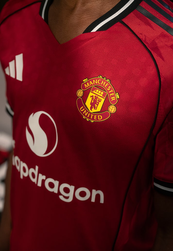 Manchester United thuisshirt 2025-2026 eert Old Trafford! 