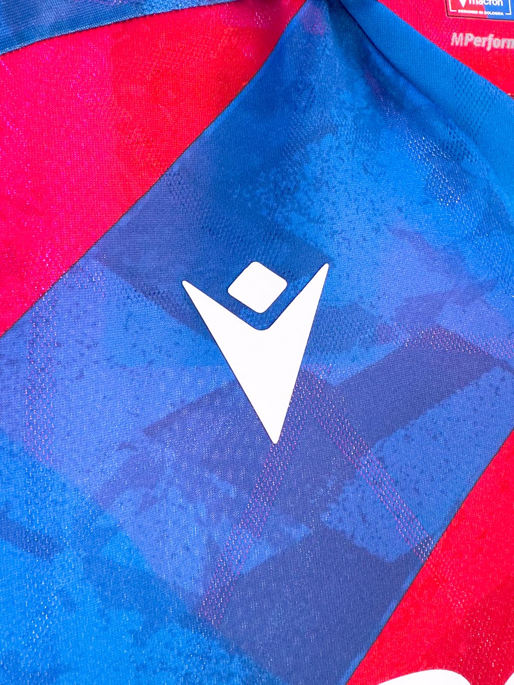 Dit zijn de Viktoria Plzeň  voetbalshirts 2025-2026