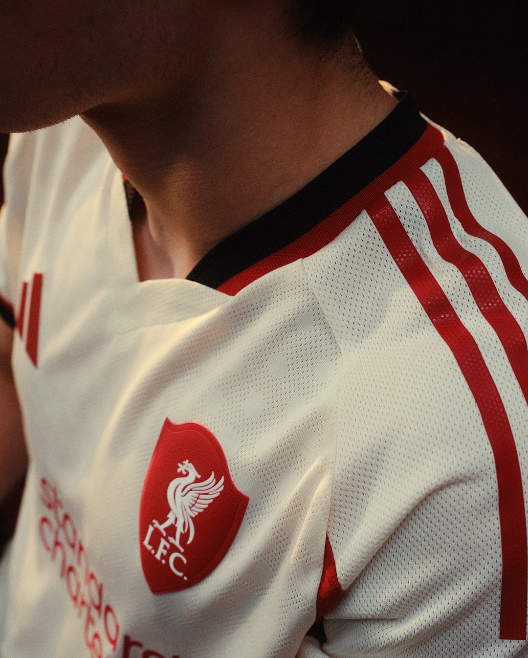 Liverpool FC uitshirt 2025-2026 ode aan Main Stand Anfield Road