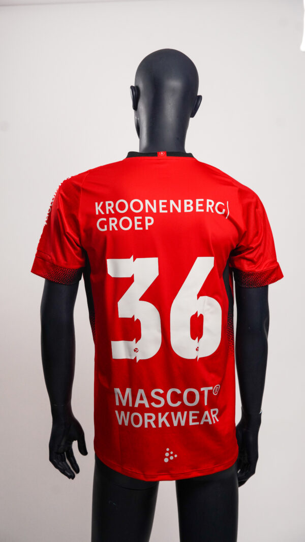 Dit zijn de Almere City voetbalshirts 2024-2025