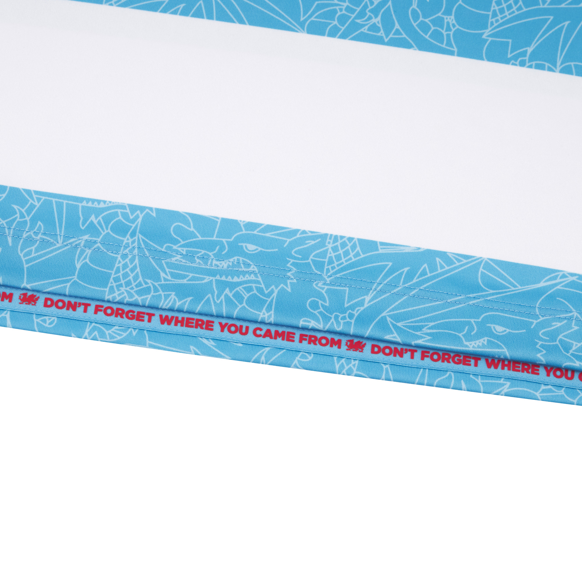 Wrexham AFC voetbalshirts 2025-2026 geïnspireerd door shirts jaren '80, Wales en Patagonië