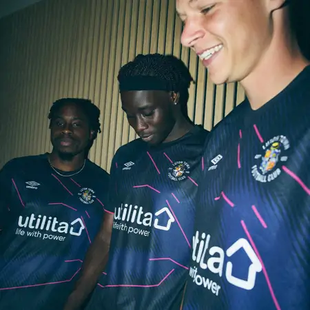 Luton Town voetbalshirts 2023-2024