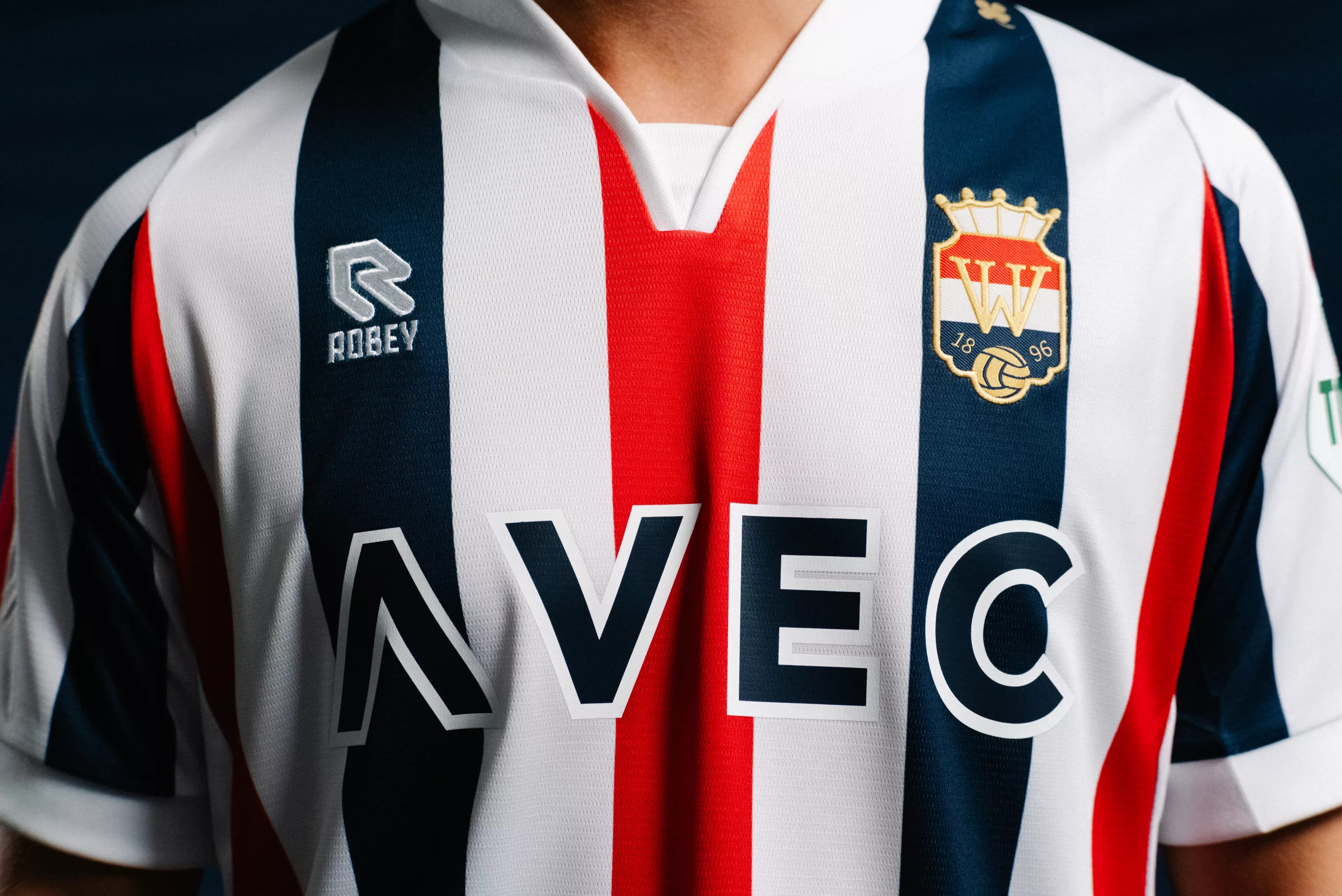 Willem Ii Voetbalshirts 2024 2025 B