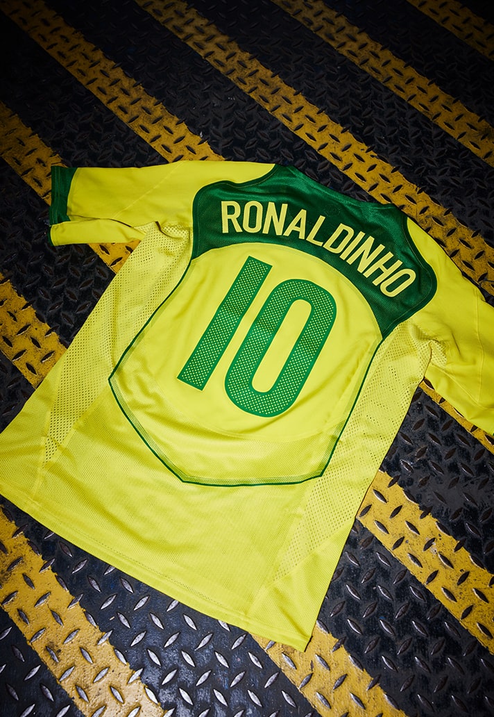Het Brazilië voetbalshirt van 2004 is terug