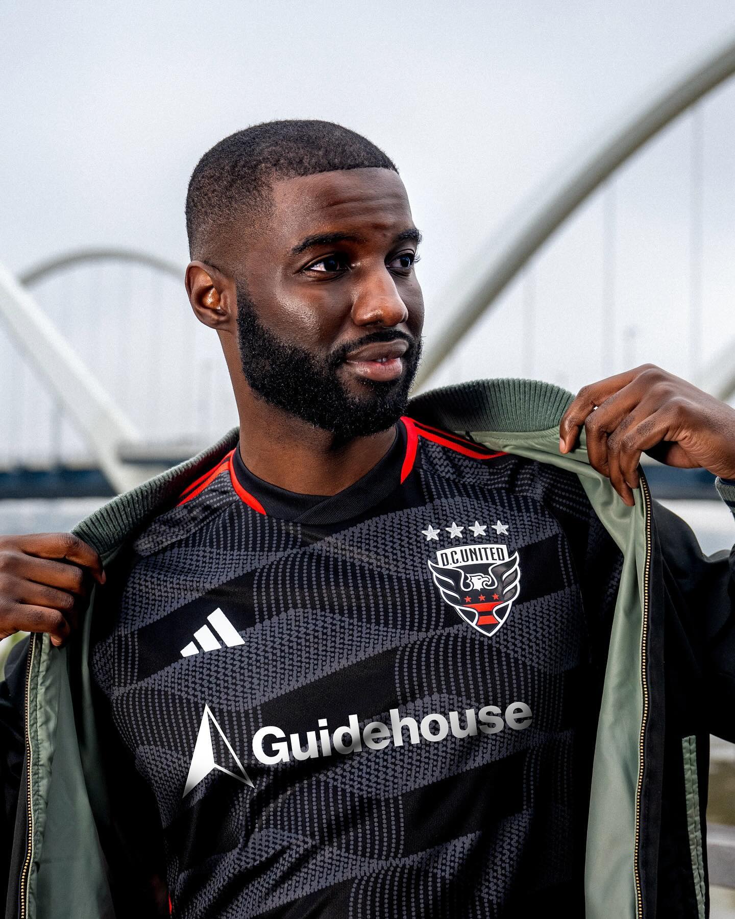 DC United thuisshirt 2024-2025 ode aan iconische brug