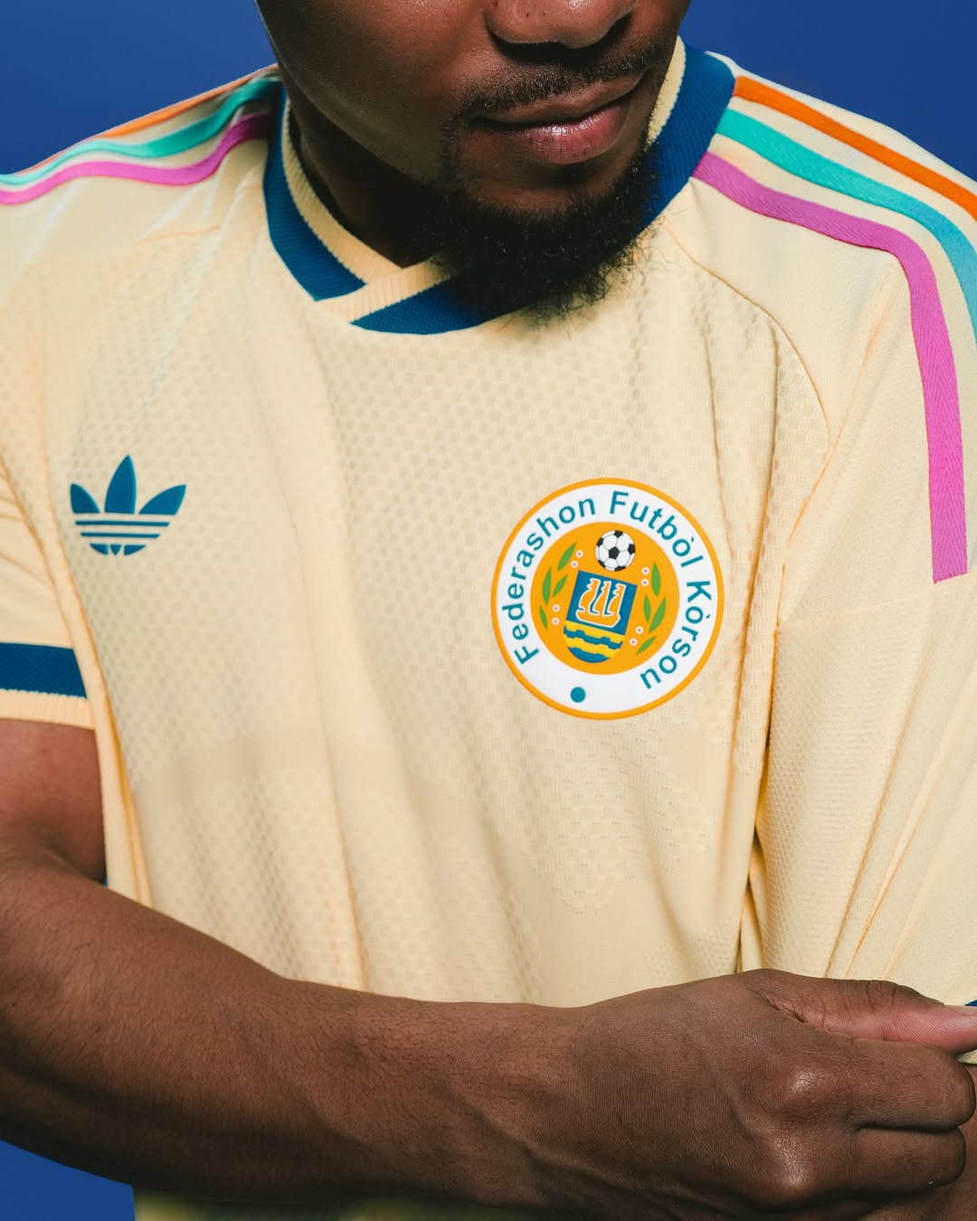 Curaçao WK 2026 uitshirt geïnspireerd door kleurrijke huizen