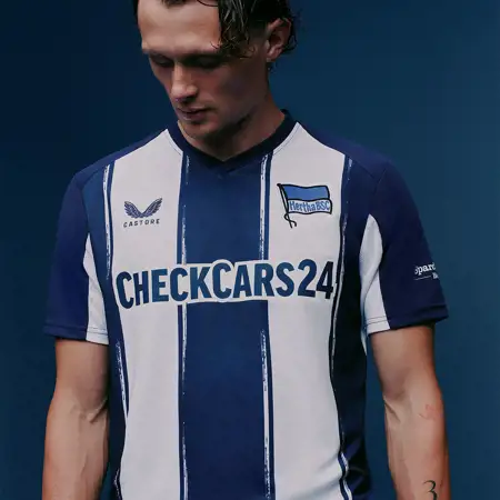 Dit zijn de Hertha BSC voetbalshirts 2025-2026 van Castore