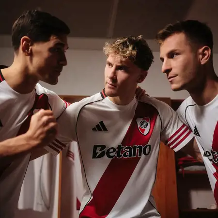 River Plate voetbalshirts 2025-2026 geïnspireerd door twee historische prijzen