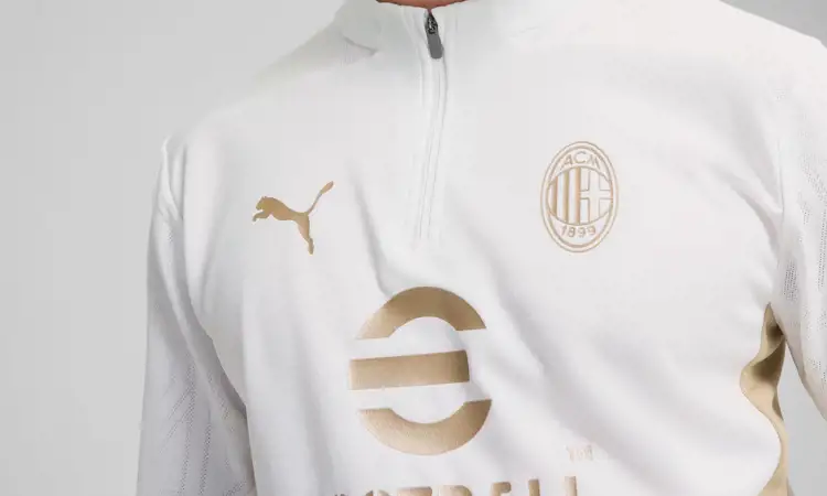 AC Milan draagt wit/goud trainingspak in 2025