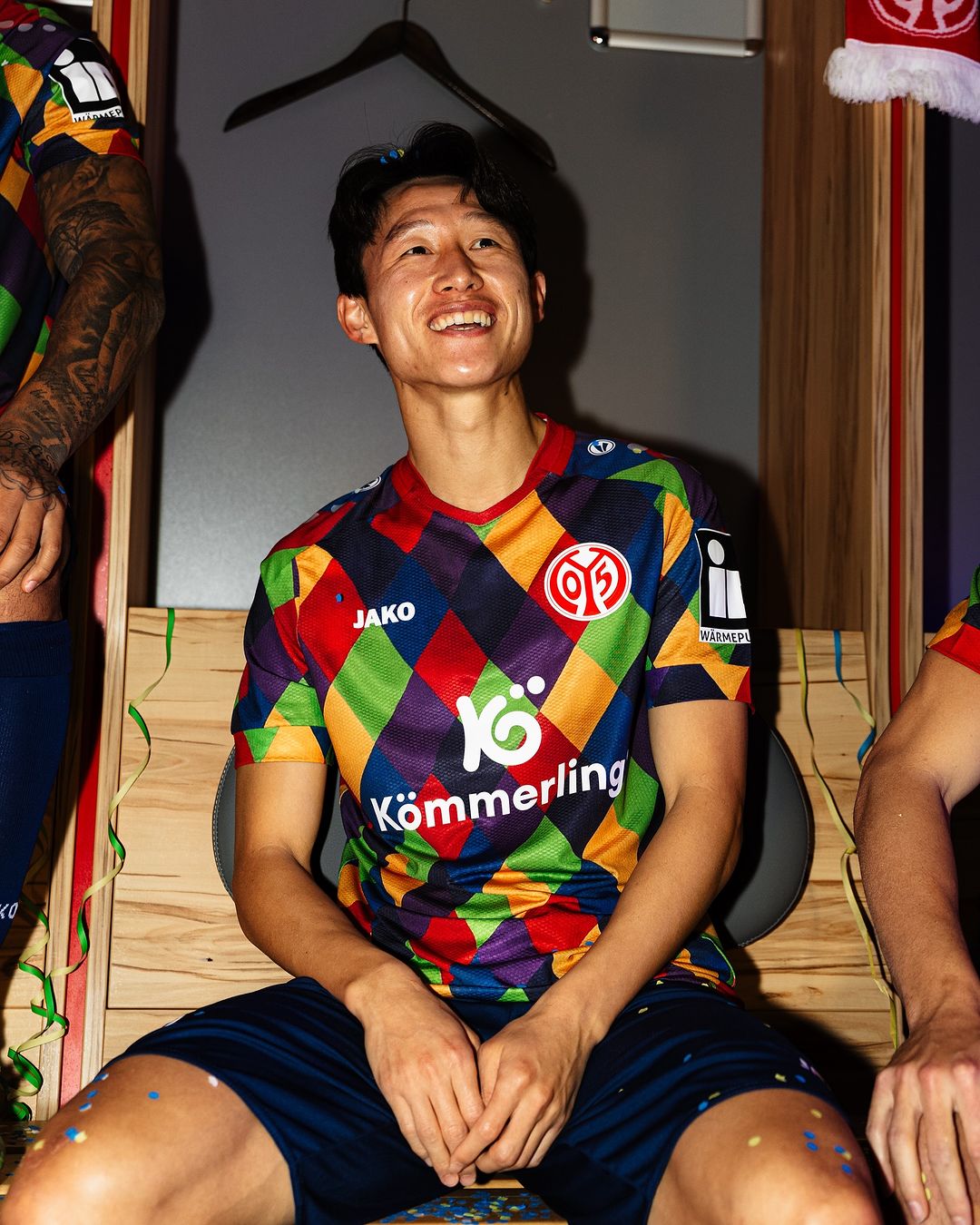 FSV Mainz carnaval voetbalshirt 2024-2025 geïnspireerd door Schwellkop Karlchen
