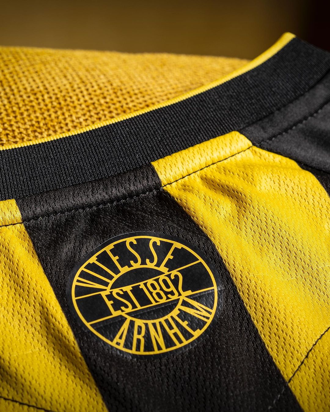 Vitesse voetbalshirts 2023-2024