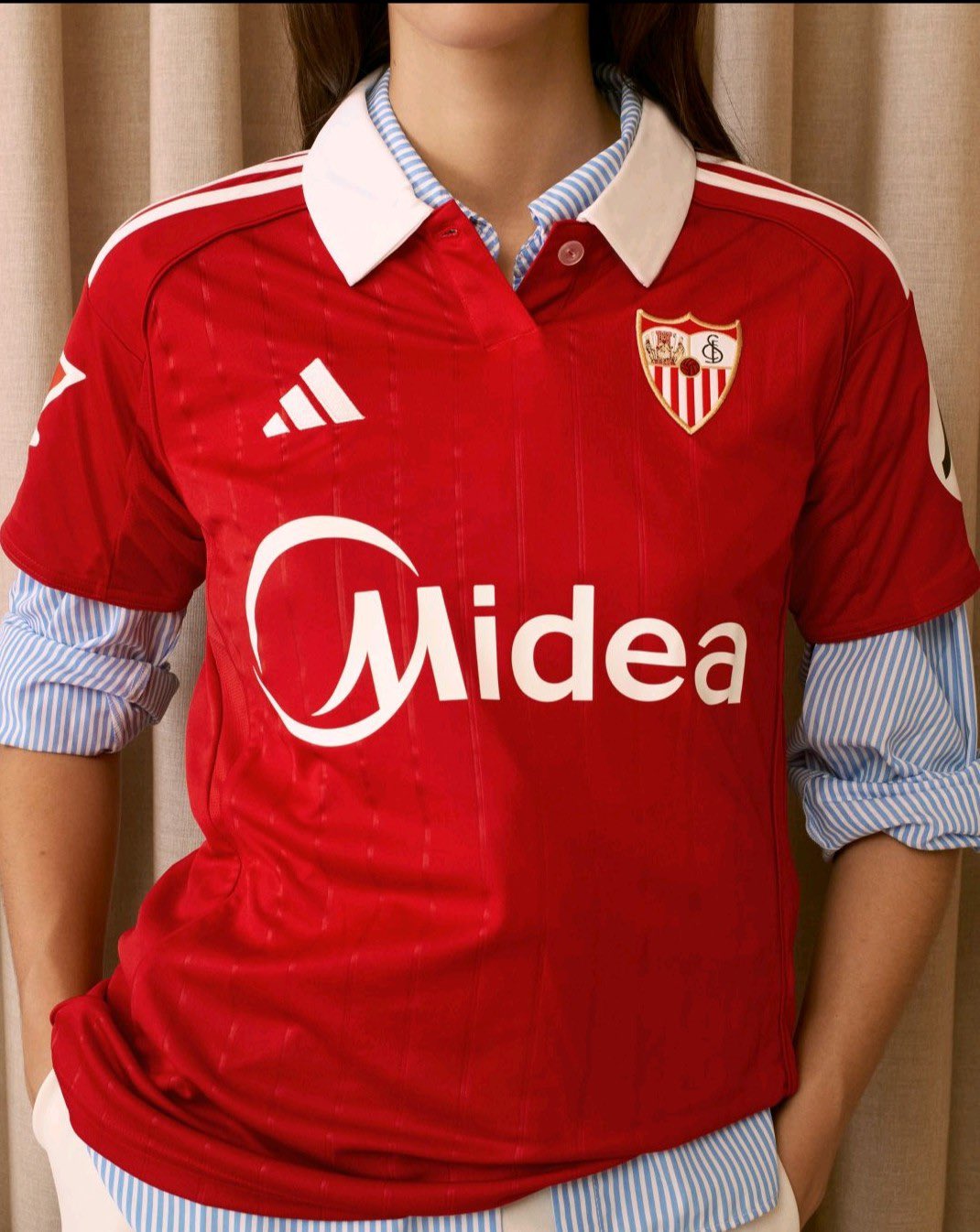 Dit zijn de Sevilla CF voetbalshirts 2025-2026 van adidas