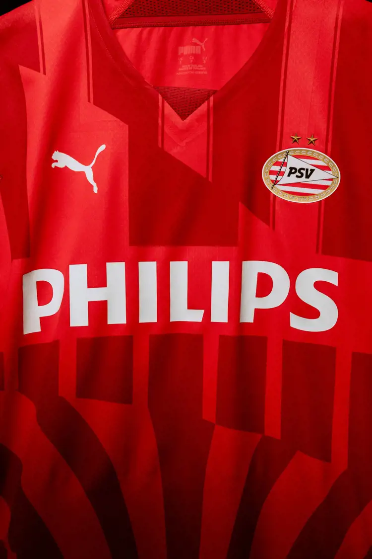 Dit is het PSV X Phlips Celebration voetbalshirt 