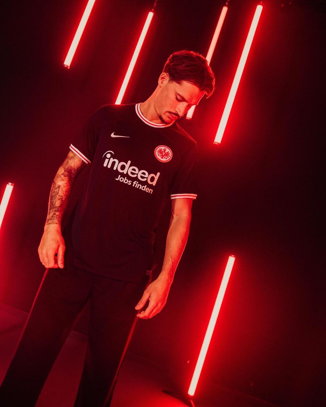 Eintracht Frankfurt voetbalshirts 2023-2024