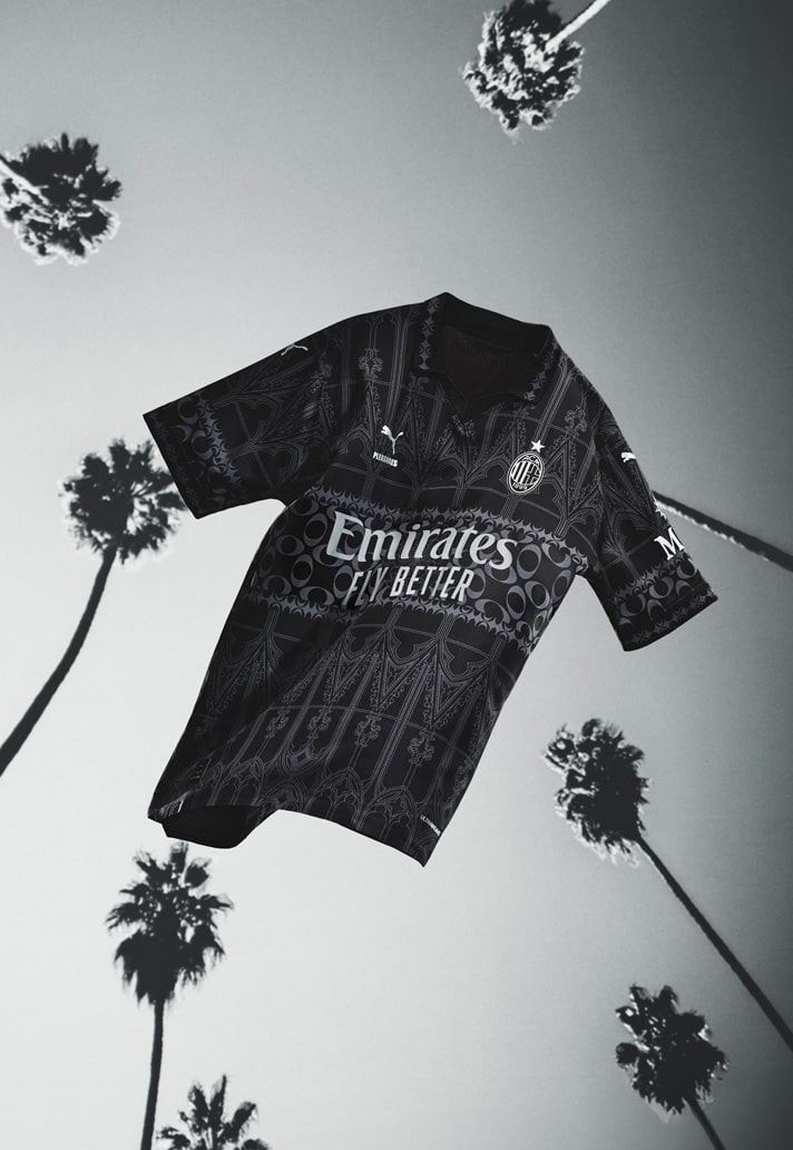 Dit is het AC Milan 4e voetbalshirt 2024 van PLEASURES en Puma