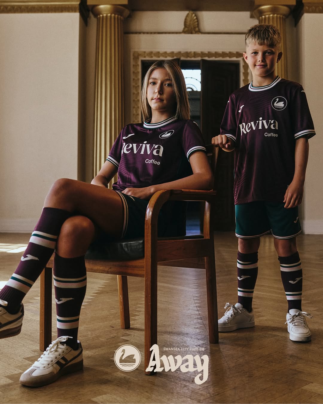 Dit zijn de Swansea City voetbalshirts 2025-2026