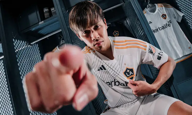 LA Galaxy thuisshirt 2024-2025 bevat futuristische sash