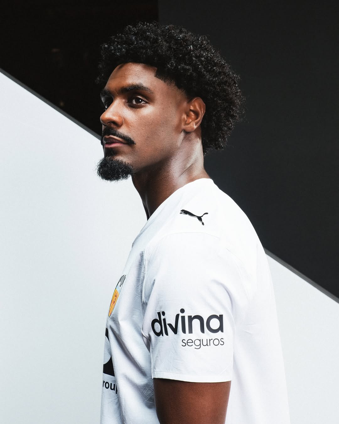 Valencia CF voetbalshirts 2025-2026 ode aan de stad, clubkleuren en Senyera