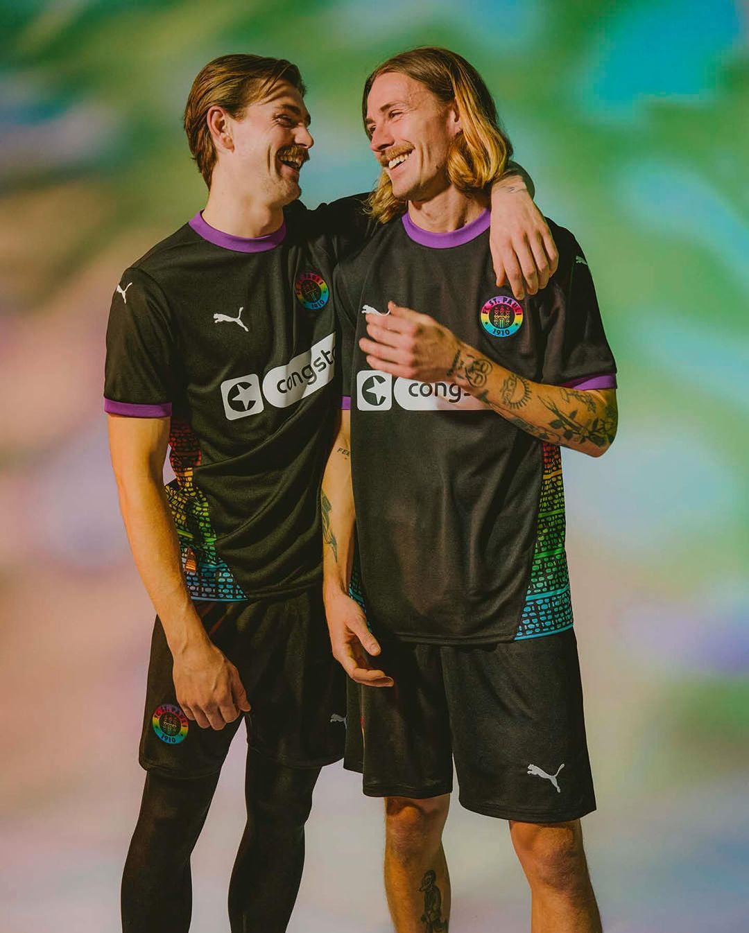 FC Sankt Pauli voetbalshirts 2024-2025 geïnspireerd door voetbalshirts jaren '90