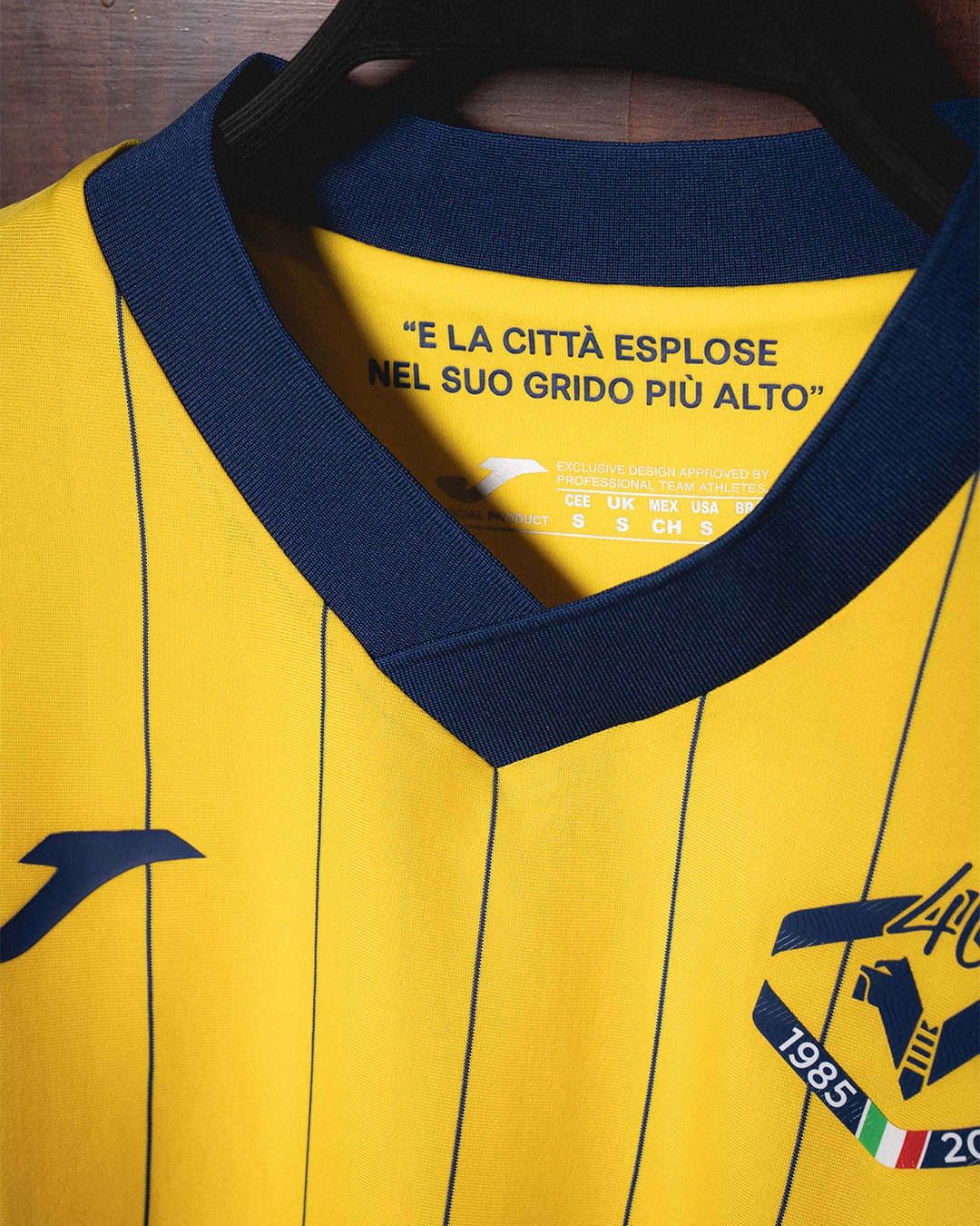 Hellas Verona lanceert voetbalshirt veertig jarig jubileum Scudetto