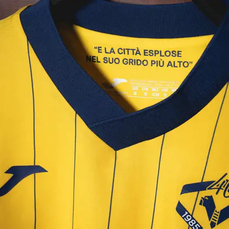 Hellas Verona lanceert voetbalshirt veertig jarig jubileum Scudetto