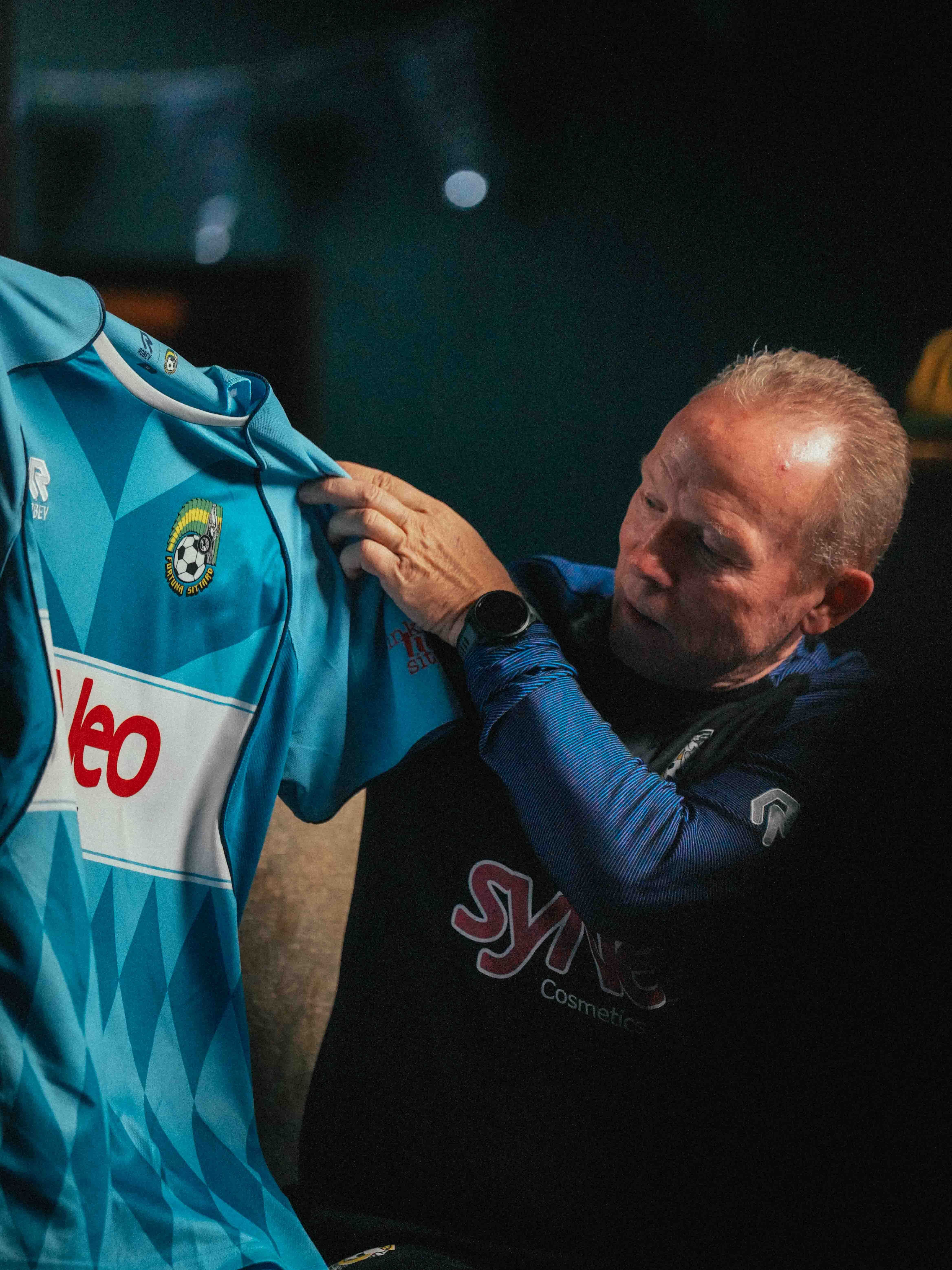 Fortuna Sittard voetbalshirts 2025-2026 bevatten graphic print!