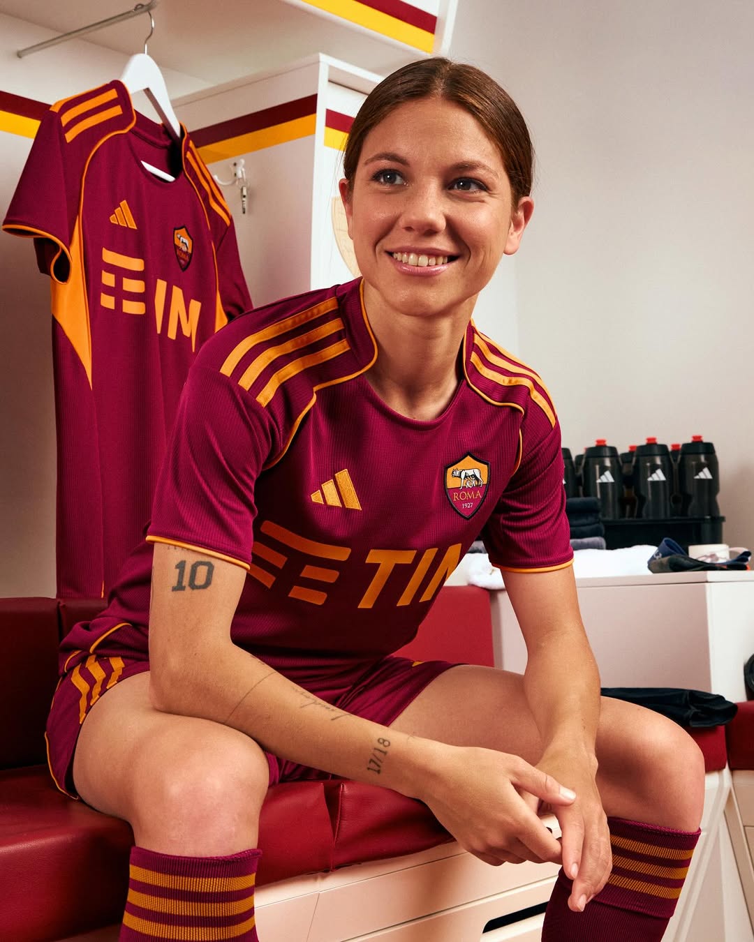 AS Roma thuisshirt 2025-2026 heeft jaren '90 look!
