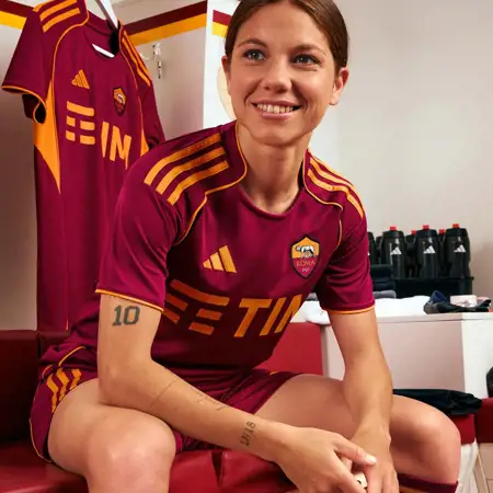 AS Roma thuisshirt 2025-2026 heeft jaren '90 look!