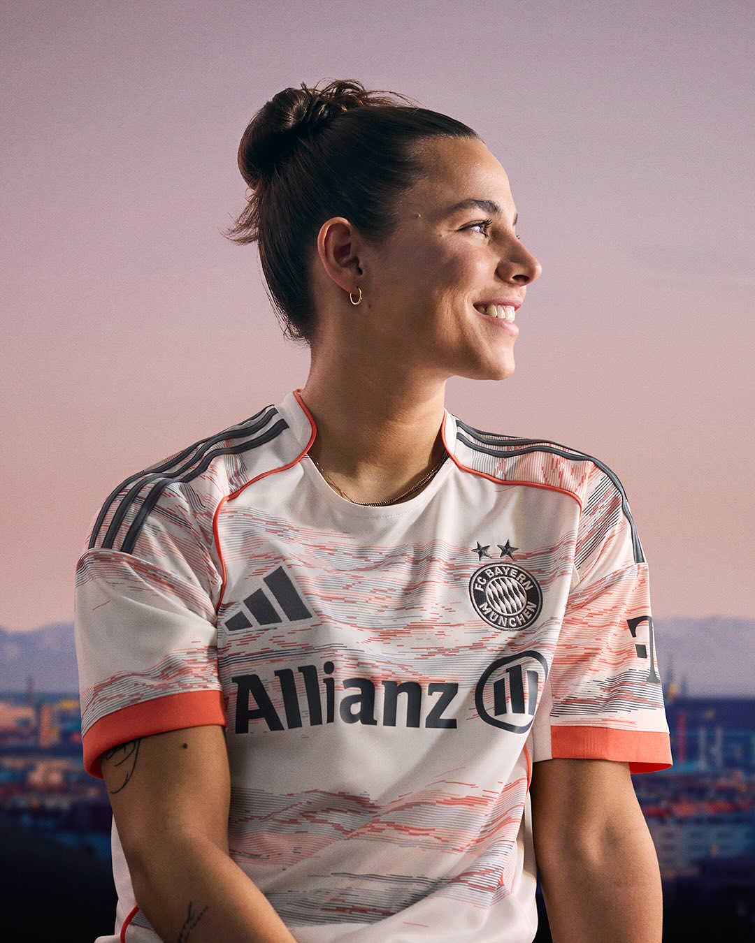 Bayern München uitshirt 2025-2026 eerbetoon aan Allianz Arena!