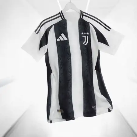 Juventus thuisshirt 2024-2025 geïnspireerd door maanlandschap