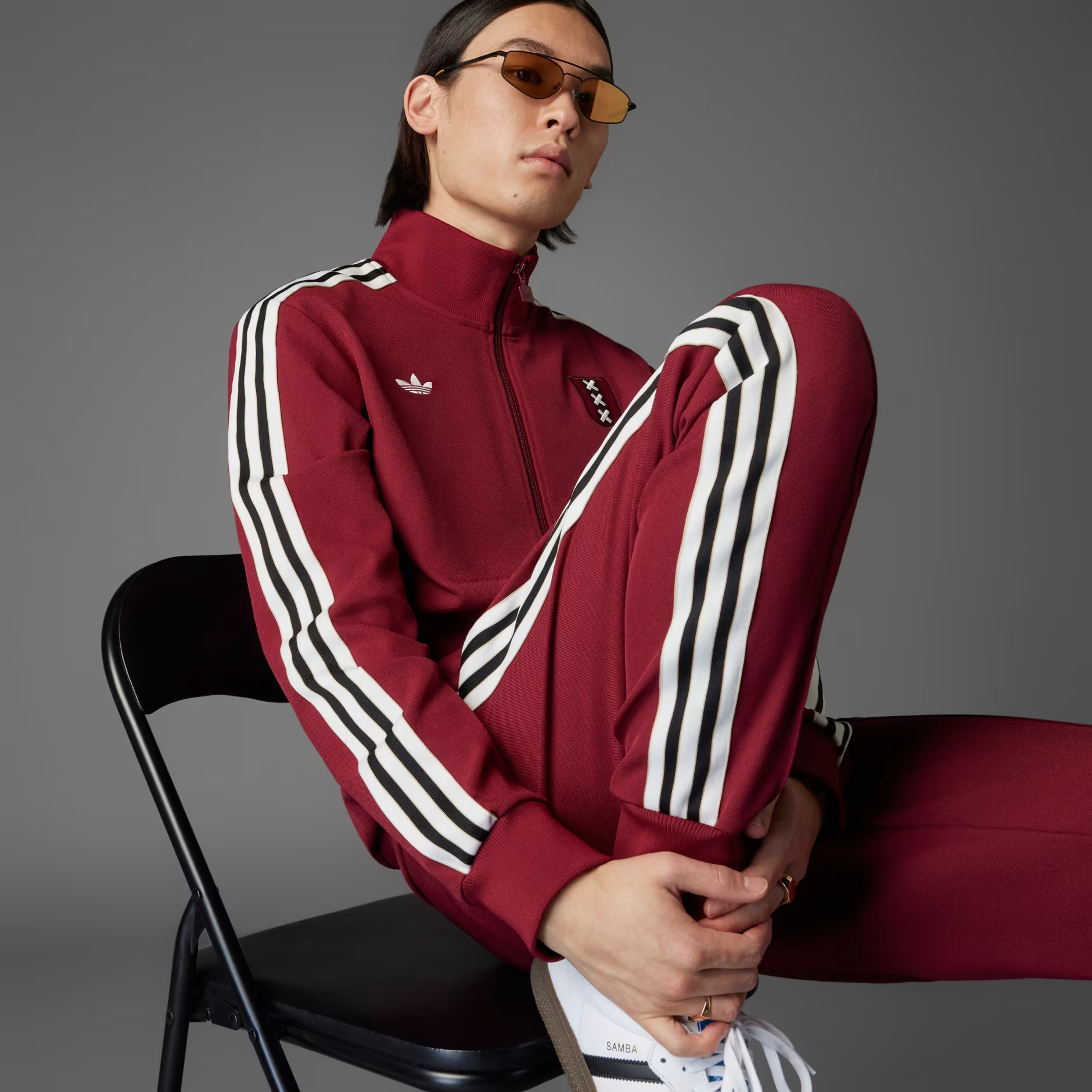 Dit is het Ajax trainingsjack ter ere van het 125 jarig bestaan