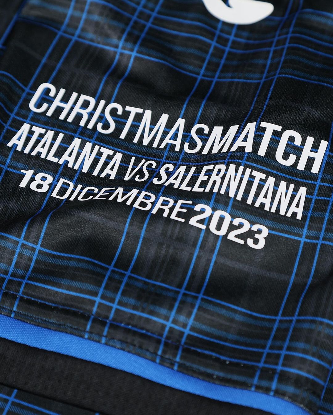 Dit is het Atalanta Bergamo Christmas voetbalshirt 2023-2024