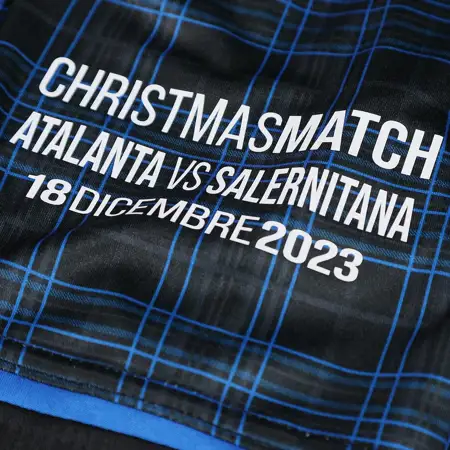 Dit is het Atalanta Bergamo Christmas voetbalshirt 2023-2024