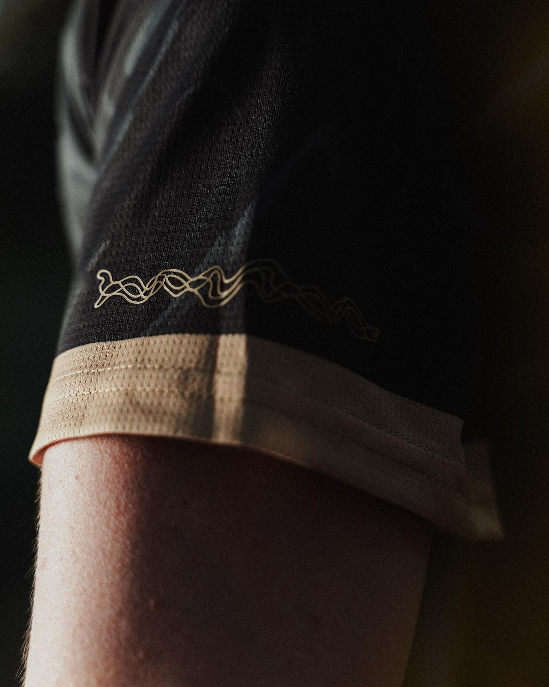 Dit zijn de Cagliari Calcio voetbalshirts 2024-2025