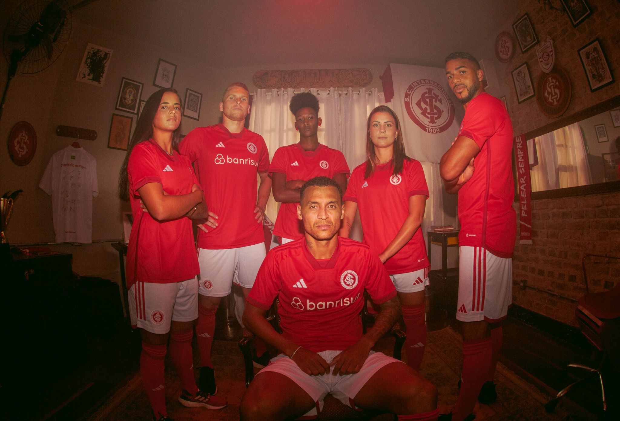 Internacional Voetbalshirts 2023 2024