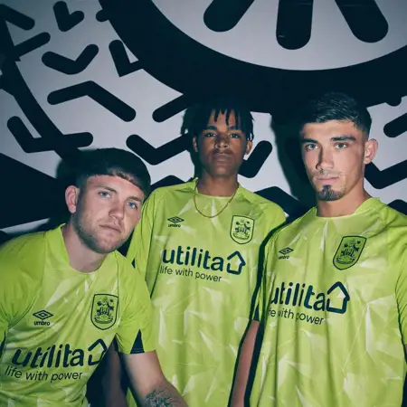Huddersfield Town voetbalshirts 2023-2024