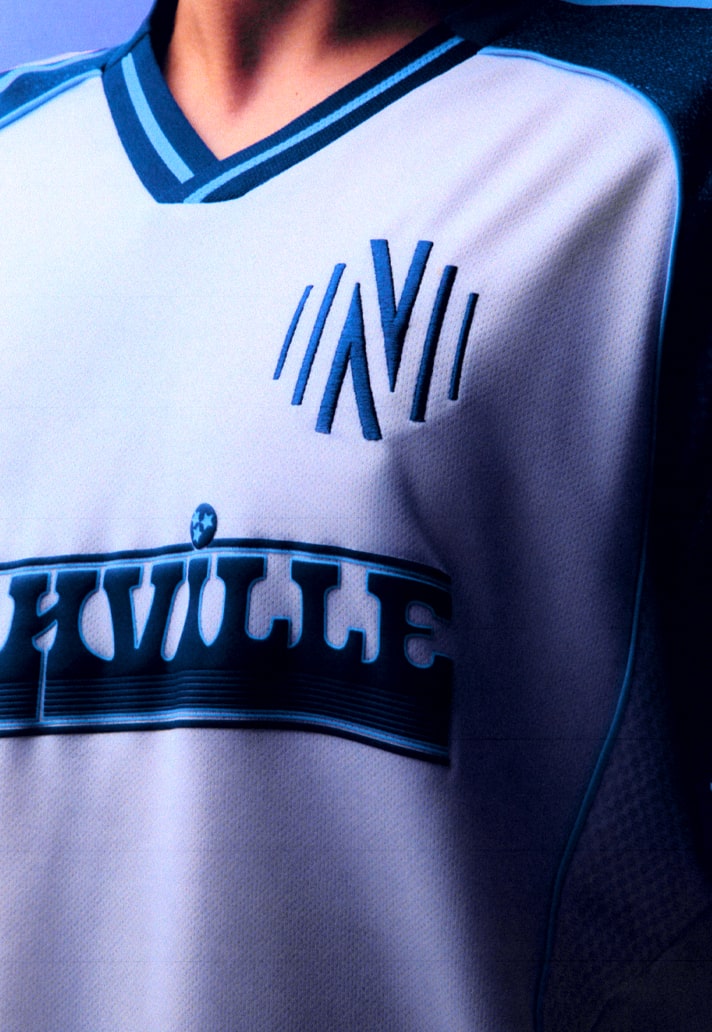 Nashville SC 3e shirt 2025-2026 heeft jaren '90 retro look!