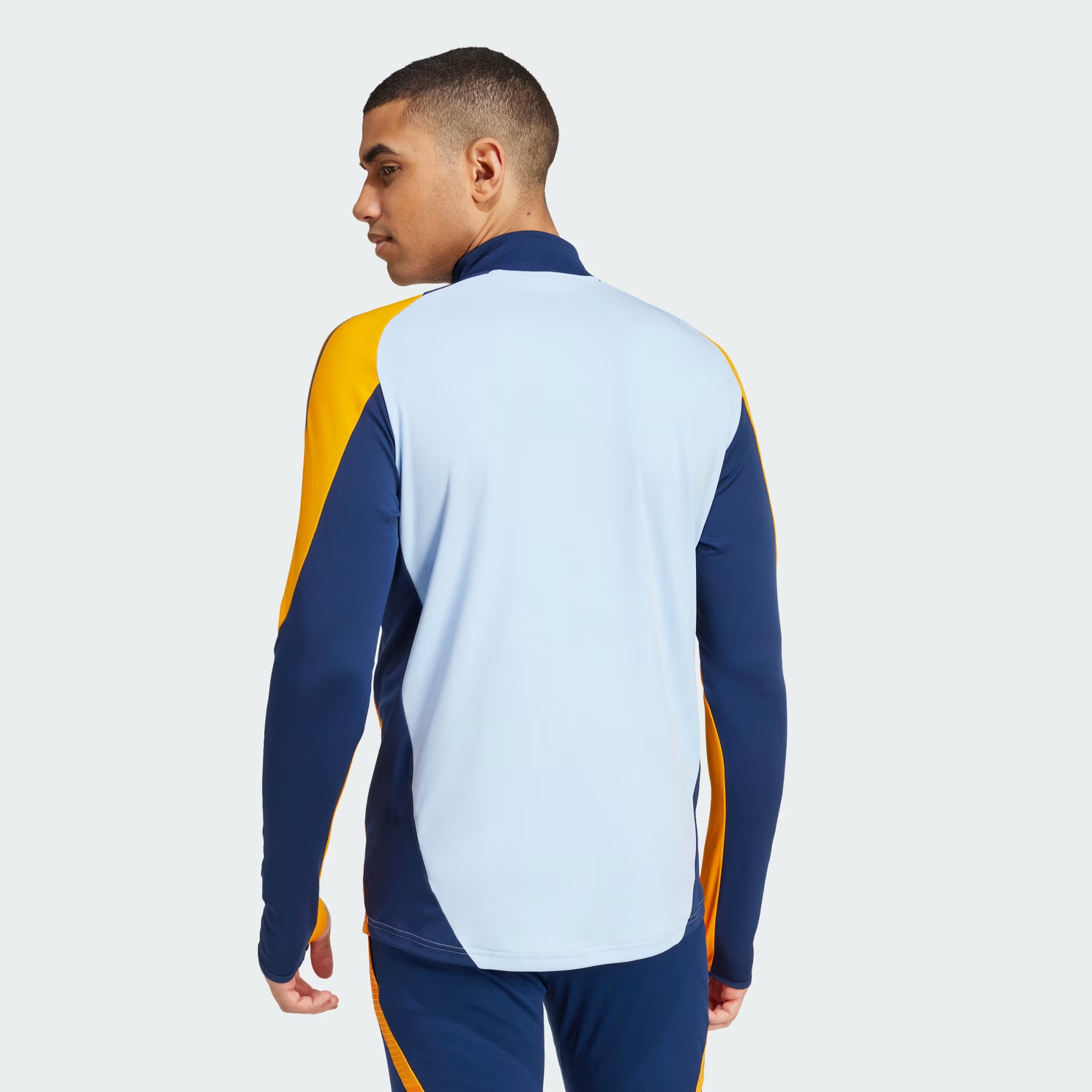 Dit is het Real Madrid trainingspak 2024-2025!